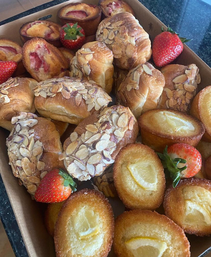 Mixed Sweet Treat Box - with gluten free options